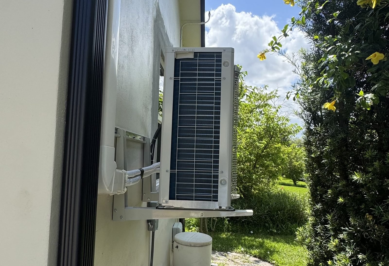 Ductless mini-split system installed by Airo Service in a South Florida home